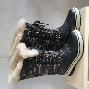 Canadiana Camo Winter boots